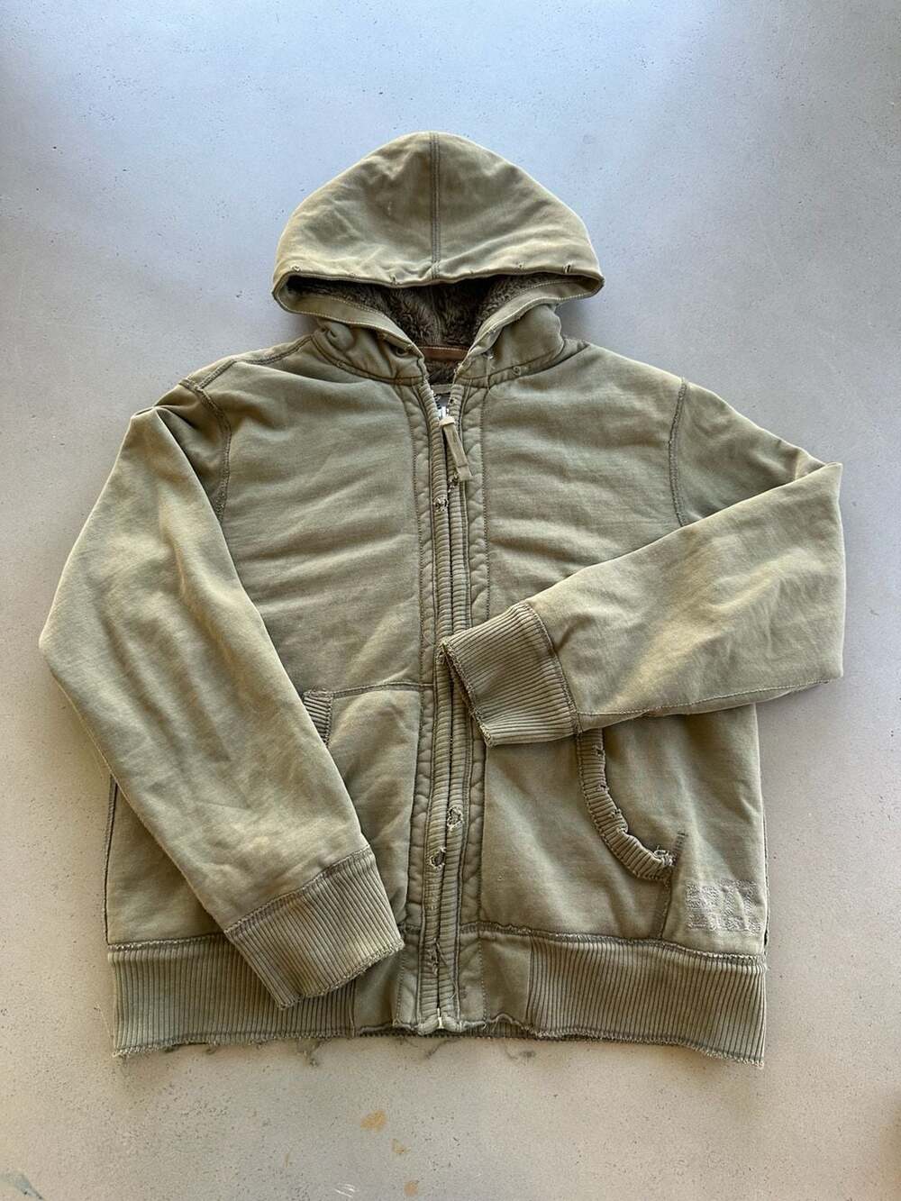 American Eagle Outfitters Men's Vintage Y2K Distressed Sherpa Lined Full-Zip Hoo